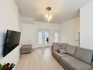 Lounge- click for photo gallery